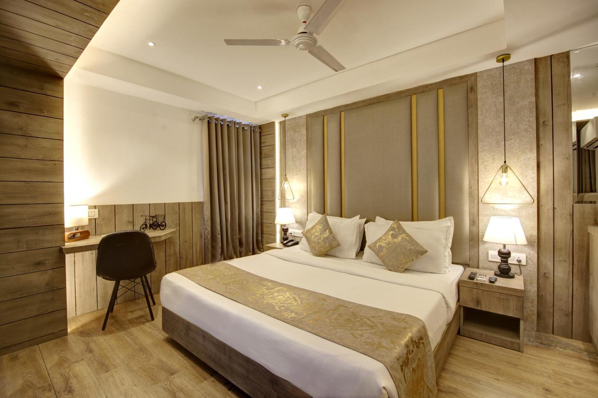 Hotel Town Grand Patel Nagar 新德里 外观 照片