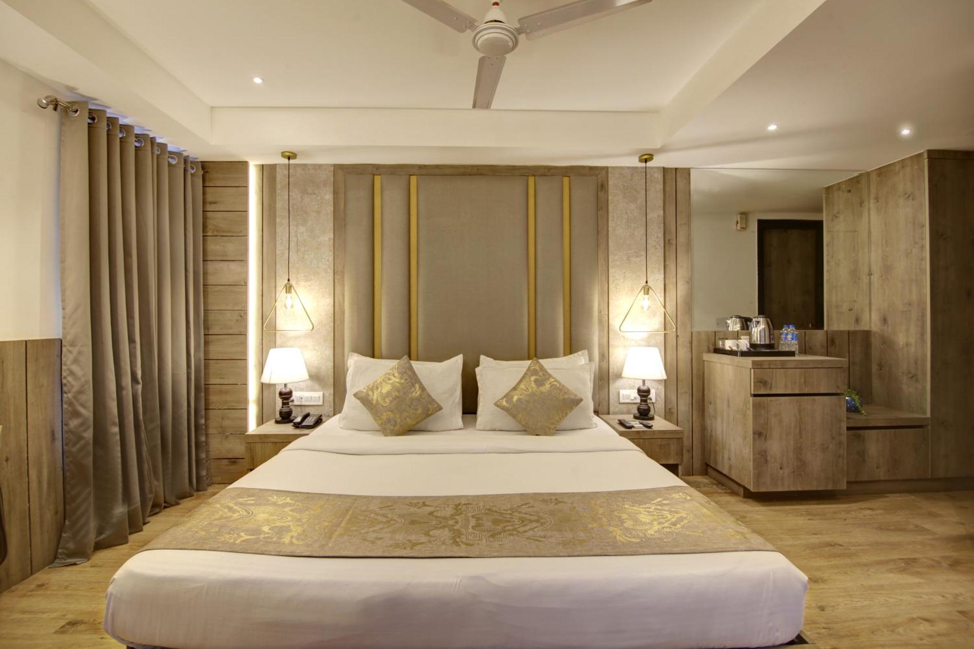 Hotel Town Grand Patel Nagar 新德里 外观 照片