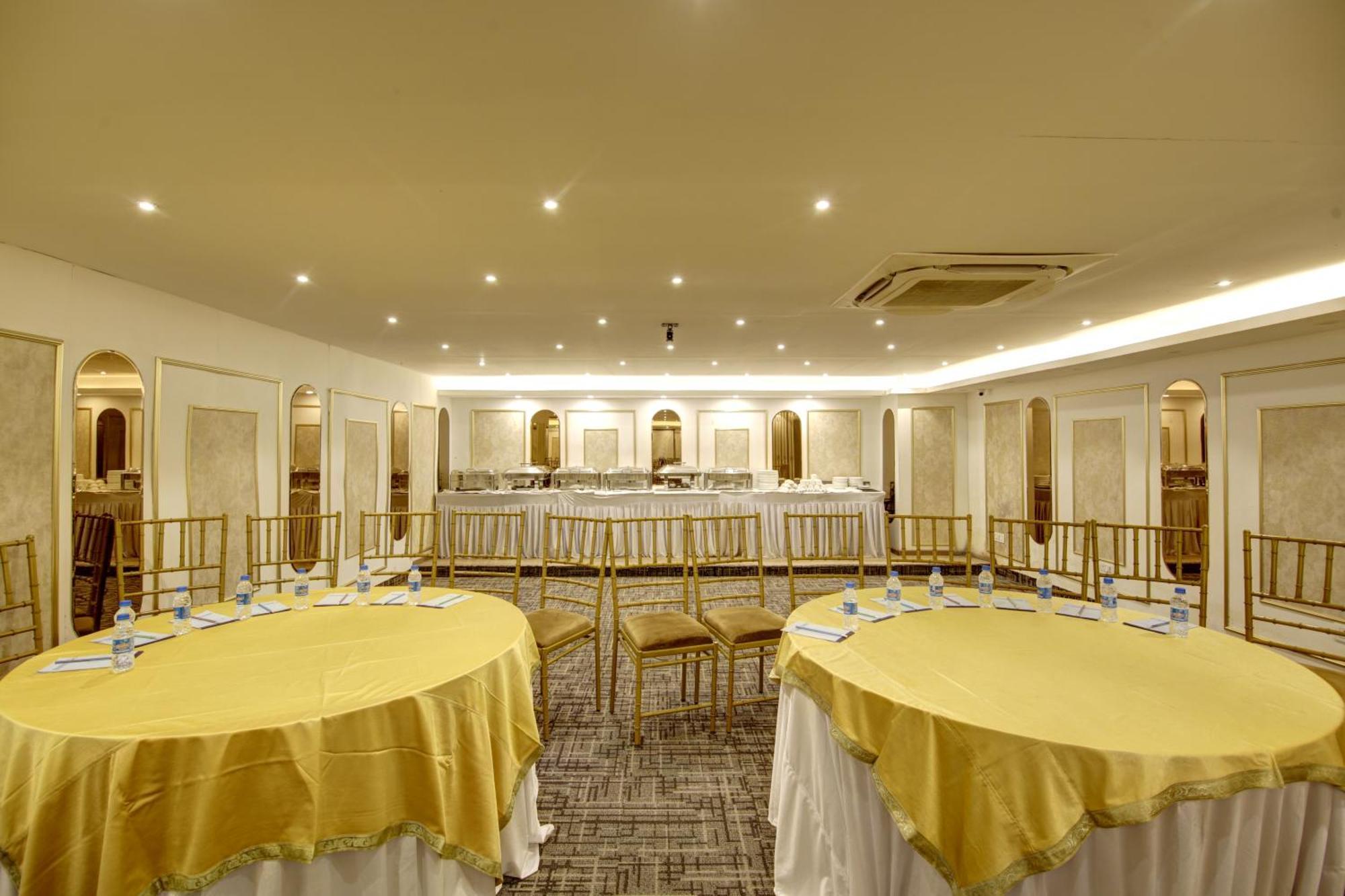 Hotel Town Grand Patel Nagar 新德里 外观 照片