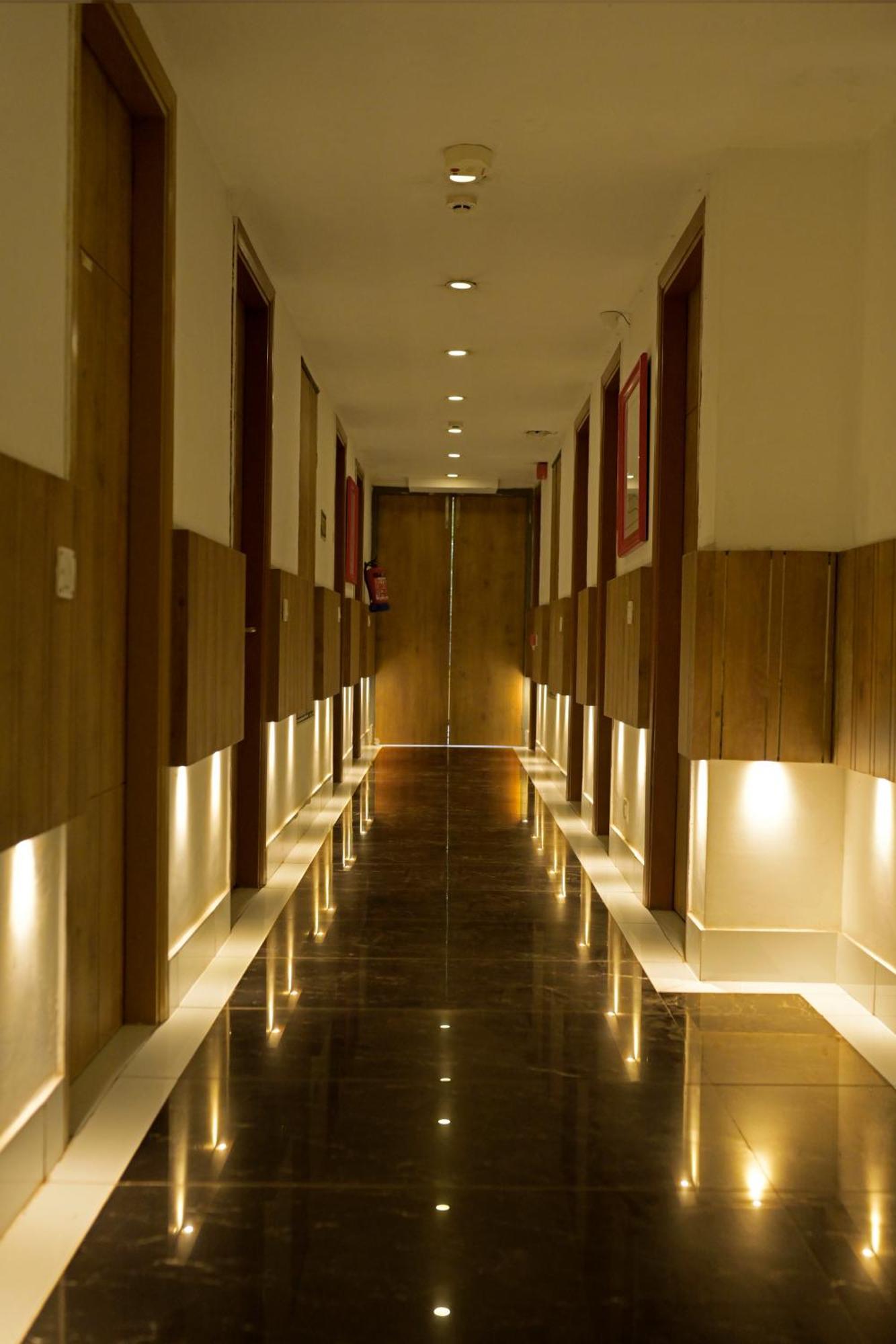 Hotel Town Grand Patel Nagar 新德里 外观 照片