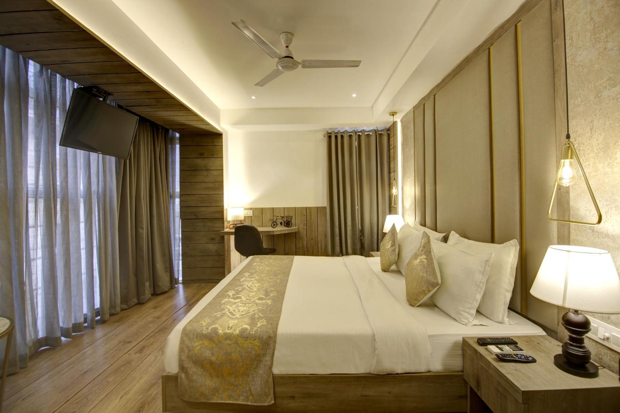 Hotel Town Grand Patel Nagar 新德里 外观 照片